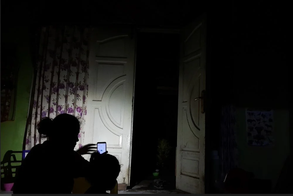 The Real Risk Comes When Power Returns, How Phones and Laptops Get Damaged