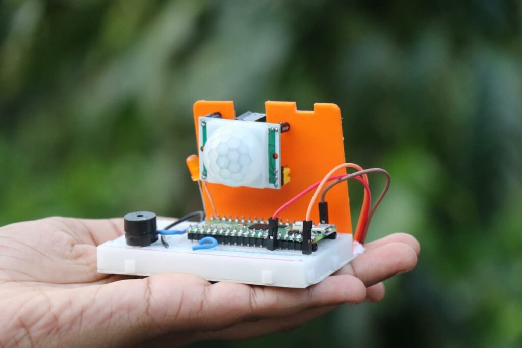 5 Raspberry Pi Projects That Need No Soldering, from Ad Blocking to Retro Gaming