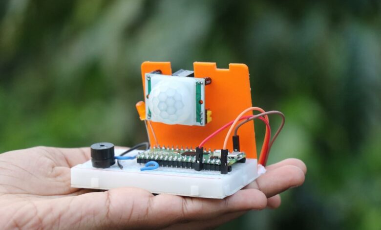5 Raspberry Pi Projects That Need No Soldering, from Ad Blocking to Retro Gaming