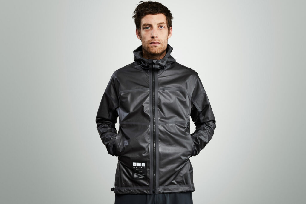 A Jacket That Turns Air Into Drinking Water, Enough to Keep You Going All Day