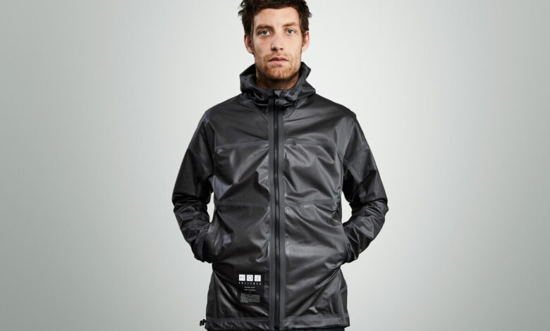 A Jacket That Turns Air Into Drinking Water, Enough to Keep You Going All Day