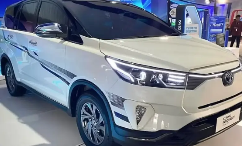 Innova Crysta Facelift 2026 Goes Bigger Inside, Toyota Pushes MPV Comfort Upmarket