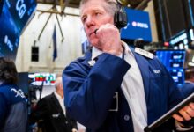 Tech Sell-Off Deepens, Wall Street Loses Ground as Chip Stocks Slide Worldwide