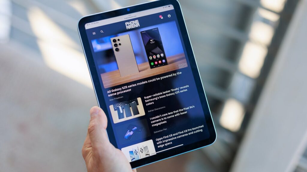 Apple Faces a Cost Squeeze, Memory Prices May Force Earlier iPhone Changes