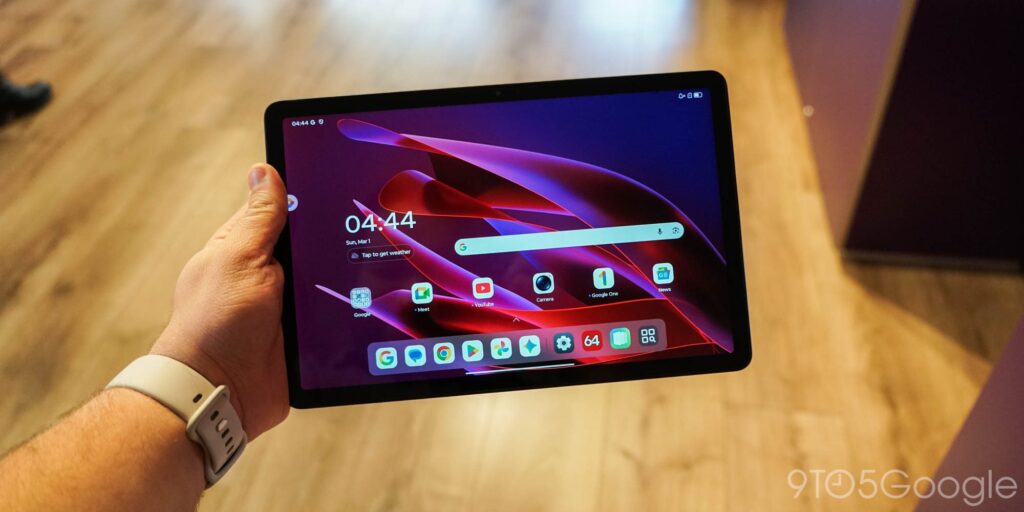 Lenovo ThinkTab X11 Stands Out, Battery Removal and Extreme Temperature Support Set It Apart