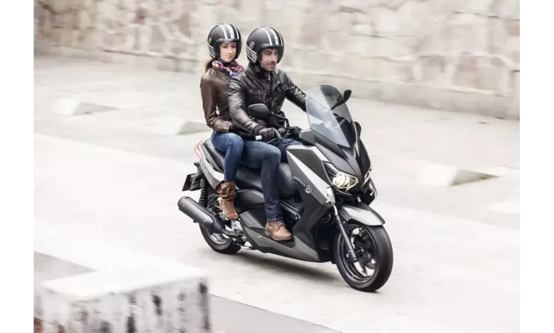 Yamaha XMAX 250 Gets Smarter for Touring, Navigation Now Appears on the Digital Panel