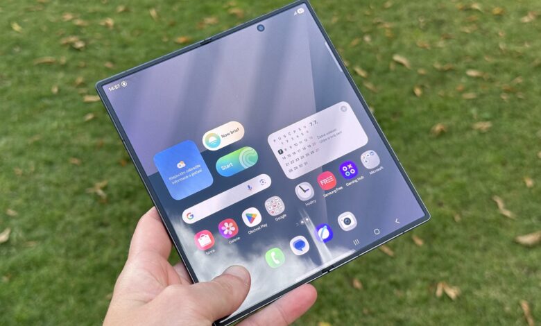 Samsung’s Next Foldable May Go Thicker on Purpose, With a Tougher UTG Layer
