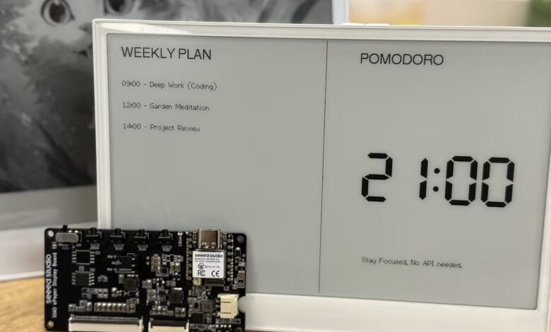 Tomato32 Turns an ESP32 into a Desk-Friendly Pomodoro Timer You Can Customize